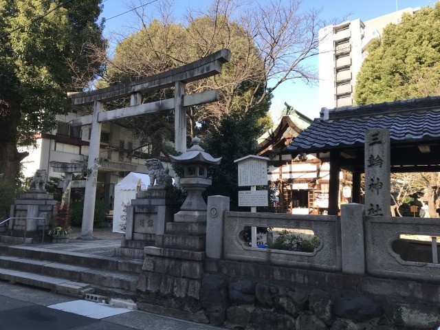 三輪神社(大須)　石柱