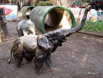 羽村市動物公園のおきもの動物園の恐竜