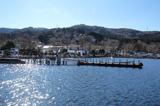 芦ノ湖からの箱根町