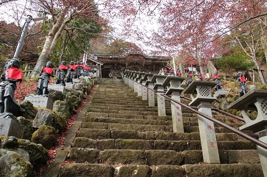 大山寺への急な石段