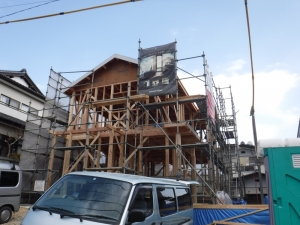 IN022701.jpg