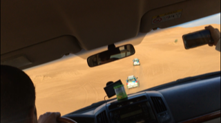 砂漠車内傾き2
